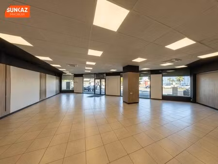 ravine blanche- le patio- local commercial de 269 m2 ou 185 m²