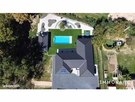 propriété 7 pièces 171 m²