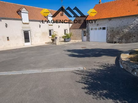 maison rénovée au calme pas de voisinage à 200 m .