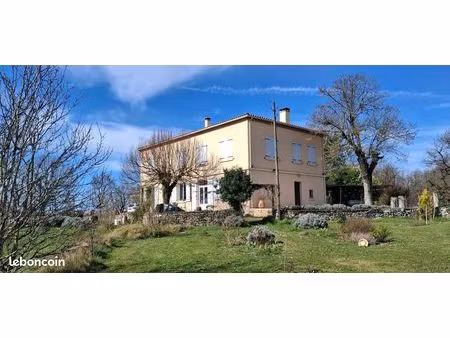 maison 10 pièces 240 m²