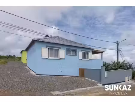 a louer à petite ile - maison f4 meublée de 65 m² - loyer 1 0