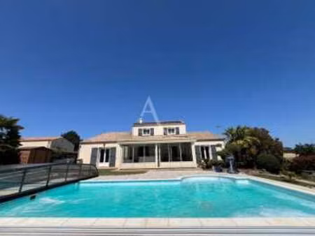 vente maison piscine à saint-vincent-sur-graon (85540) : à vendre piscine / 213m² saint-vi