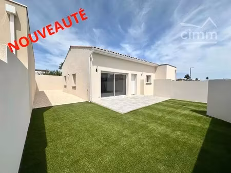maison neuve lumineuse avec garage et jardin