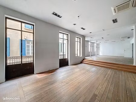immeuble 3 pièces 300 m²