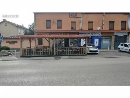à vendre – fonds de commerce bar / restaurant – emplacement idéal en plein centre-ville ?