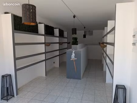 à louer – local commercial de 35 m² – montréal-la-cluse