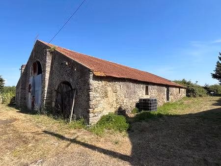 st christophe du ligneron - grange 368 m² - terrain 1926m²