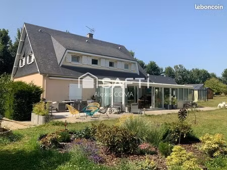 propriété 9 pièces 242 m²