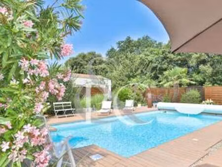 vente maison piscine aux sables-d'olonne (85100) : à vendre piscine / 194m² les sables-d'o