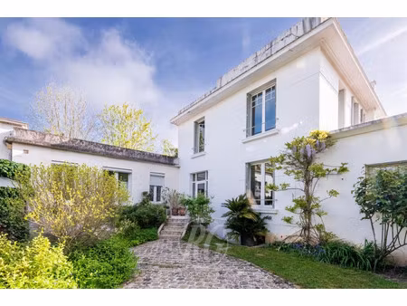 maison de luxe à vendre à marnes-la-coquette