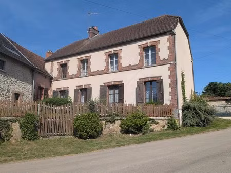 maison pleine de potentiel pour les amoureux de nature et de grands espaces