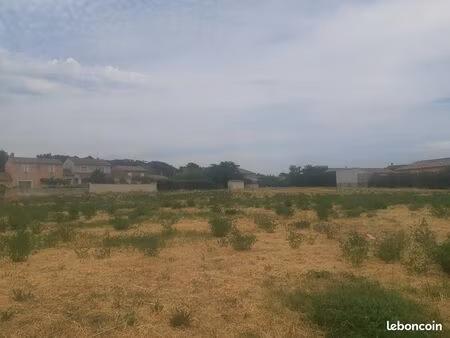 terrain 1 930 m² apt