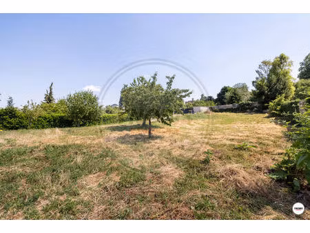 terrain chapet 976 m2