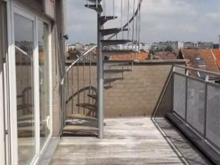 en plein coeur du châtelain  lumineux duplex - penhtouse