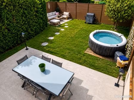maison indépendante avec jardin en centre ville et 4 chambres 
