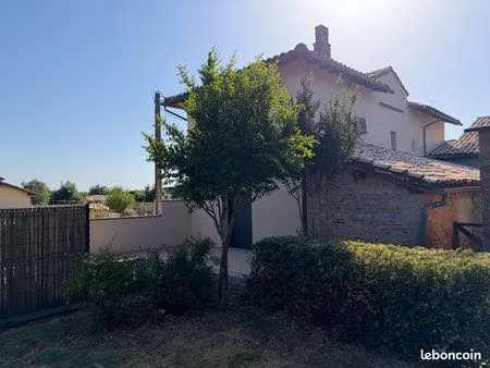exclusivité - maison de charme rénovée au cœur de montans