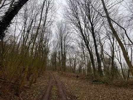 terrain 511000 m² laon