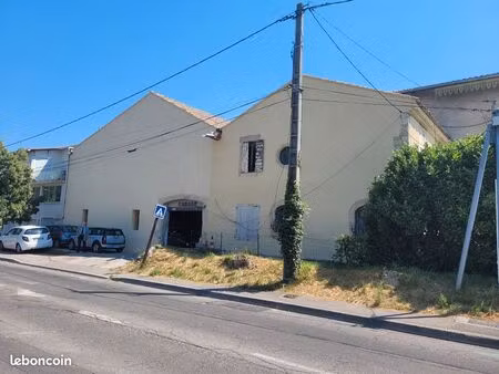 logements et entrepôt