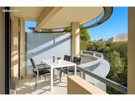 avignon intra-muros – t3 71 m² avec garage  ascenseur et terrasse