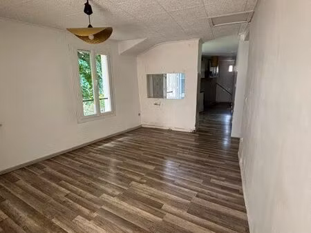appartement 50m2 avec cour intérieur - brignoles