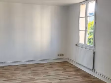 quartier saint gervais t2 bis duplex  stationement possible