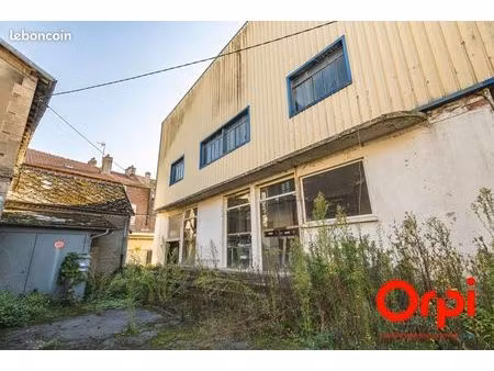 immeuble 11 pièces 680 m²