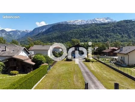 immeuble 7 pièces 199 m²