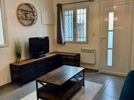 location studio meublé 22 m2 le beausset