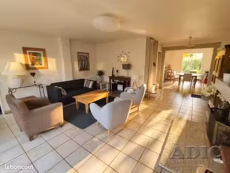 maison 8 pièces 162 m²