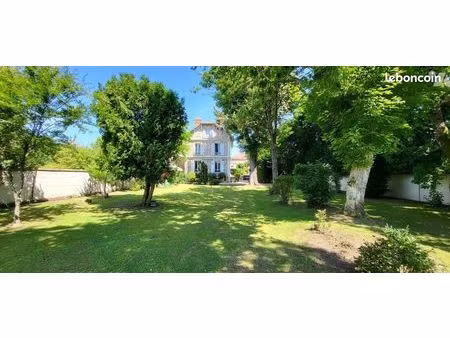 maison 11 pièces 210 m²