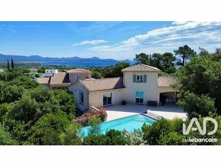 villa 4 pièces 140 m²