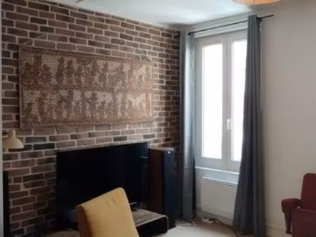 f3 / 2 chambres / meublé/ équipé/ deco vintage loft brocante/ fibre incluse/ tv/ lave ling