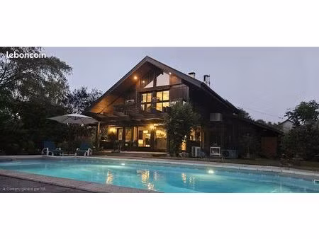 maison familiale 6 chambres - entièrement rénovée - terrain boisé  piscine  proche des com