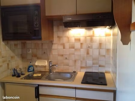 studio centre village - place de parking - toutes charges comprises