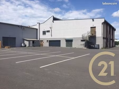 local 700 m² puygouzon