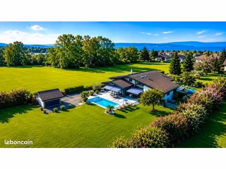 propriété d’exception au bord du lac léman villa contemporaine de 428m² avec 2 piscines ch
