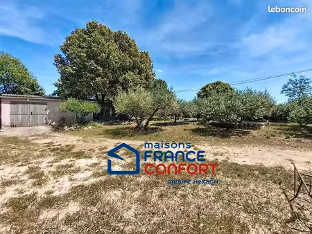 terrain 550 m² flassans sur issole