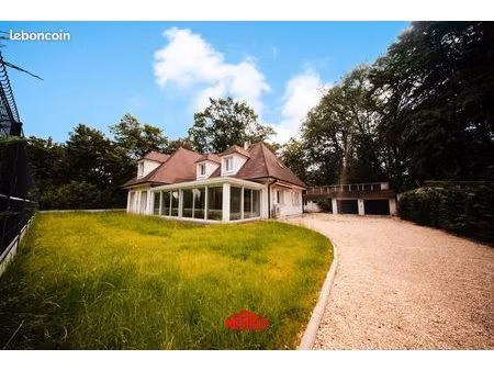 maison 256 m² - pomponnette