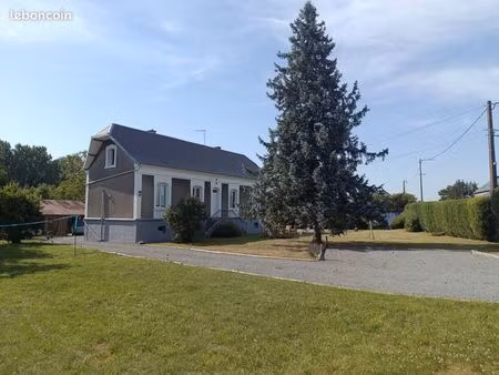 maison individuelle au centre d'un terrain de 3377 m2