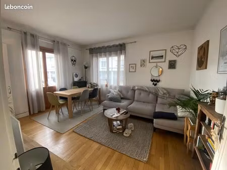 annecy – t2 meublé de 55 m² avec grande terrasse – disponible du 1er septembre au 30 juin