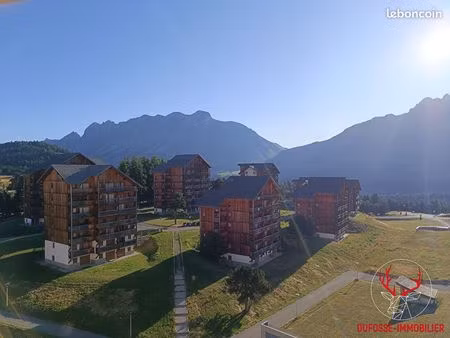 studio 1 pièce 27 m²