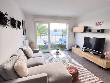 t2 meublé moderne tout équipé – proche douane genève – garage + cave