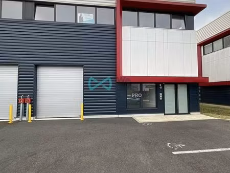 local d'activite 170 m² chanteloup-en-brie