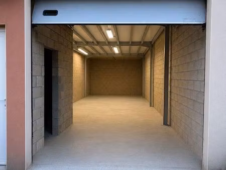 local 90 m² ozoir-la-ferrière