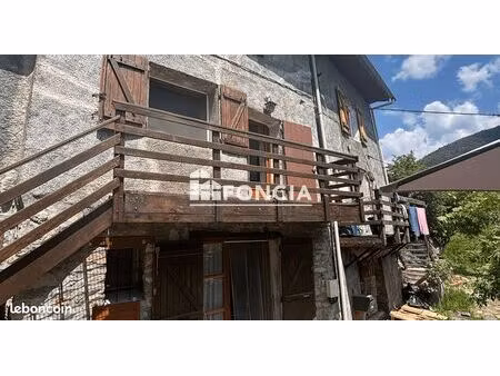 proche digne  maison de village