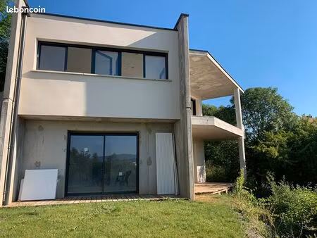 maison 5 pièces 130 m²