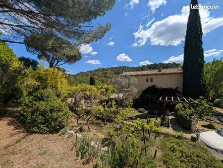 villa 10 pièces 223 m²