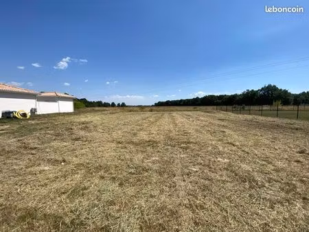 terrain viabilisé 1200m2
