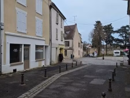 à louer local commercial 35 m² – cœur brie-comte-robert