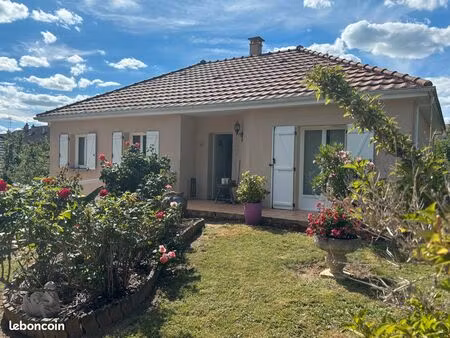 saint yorre t5 plain pied 104 m² + terrain 1039 m² + piscine